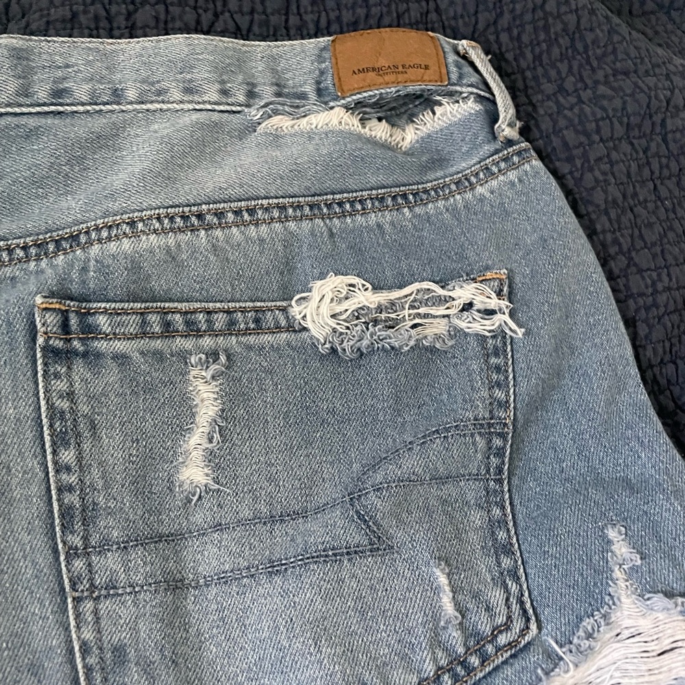 American Eagle Size 16 Distressed High Rise Mom Jeans - Button Fly 100% cotton